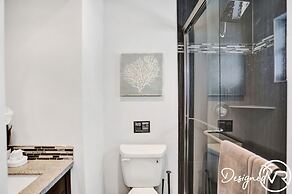 6 BR With Heated Pool Close to Beach