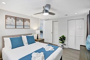 6 BR With Heated Pool Close to Beach