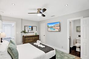 6 BR With Heated Pool Close to Beach