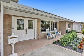 6 BR With Heated Pool Close to Beach