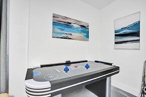 8BR Gem With Pool, Lake View & Tons of Amenities!