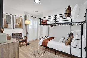 8BR Gem With Pool, Lake View & Tons of Amenities!