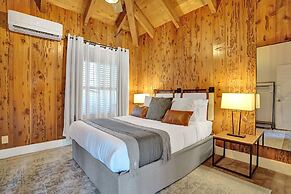 8BR Gem With Pool, Lake View & Tons of Amenities!