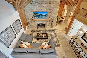 8BR Gem With Pool, Lake View & Tons of Amenities!