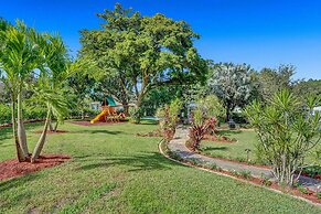 8BR Gem With Pool, Lake View & Tons of Amenities!