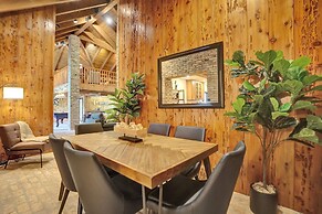 8BR Gem With Pool, Lake View & Tons of Amenities!