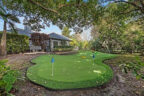 8BR Gem With Pool, Lake View & Tons of Amenities!