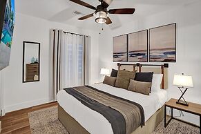 8BR Gem With Pool, Lake View & Tons of Amenities!