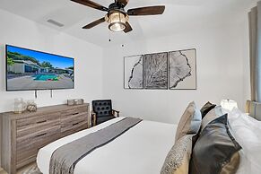 8BR Gem With Pool, Lake View & Tons of Amenities!