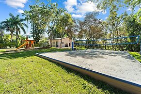 Spacious 8BR w/ Guesthouse + Pool & Tons of Games