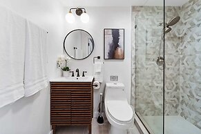 Spacious 8BR w/ Guesthouse + Pool & Tons of Games