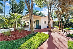 Spacious 8BR w/ Guesthouse + Pool & Tons of Games