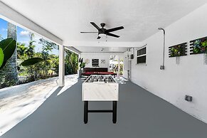 Spacious 8BR w/ Guesthouse + Pool & Tons of Games