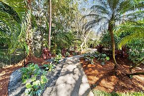 Spacious 8BR w/ Guesthouse + Pool & Tons of Games