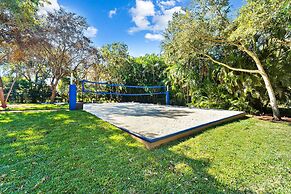 Spacious 8BR w/ Guesthouse + Pool & Tons of Games