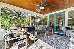 Spacious 8BR w/ Guesthouse + Pool & Tons of Games