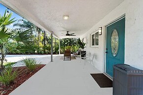 Spacious 8BR w/ Guesthouse + Pool & Tons of Games