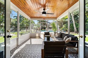 Spacious 8BR w/ Guesthouse + Pool & Tons of Games