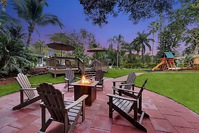 Spacious 8BR w/ Guesthouse + Pool & Tons of Games