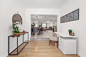 Spacious 8BR w/ Guesthouse + Pool & Tons of Games