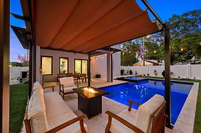 Luxury Tampa Home w/ Pool, Jacuzzi & Amenities