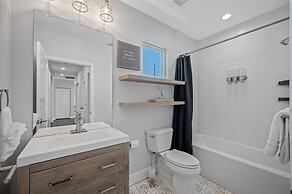 Luxury Tampa Home w/ Pool, Jacuzzi & Amenities