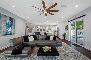 Luxury Tampa Home w/ Pool, Jacuzzi & Amenities