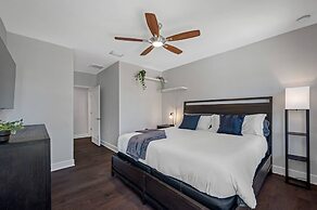 Luxury Tampa Home w/ Pool, Jacuzzi & Amenities