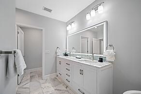 Luxury Tampa Home w/ Pool, Jacuzzi & Amenities