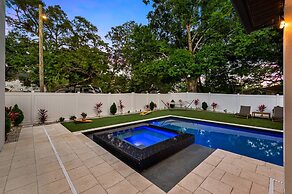 Luxury Tampa Home w/ Pool, Jacuzzi & Amenities