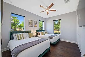 Luxury Tampa Home w/ Pool, Jacuzzi & Amenities