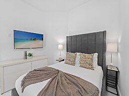 Intercostal beauty with heated pool + Spa!