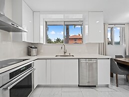 Intercostal beauty with heated pool + Spa!