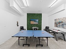 Intercostal beauty with heated pool + Spa!