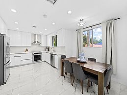 Intercostal beauty with heated pool + Spa!