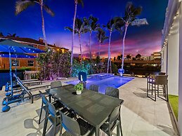 Intercostal beauty with heated pool + Spa!