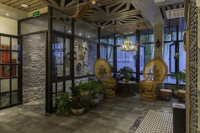 Aaron Boutique Hotel