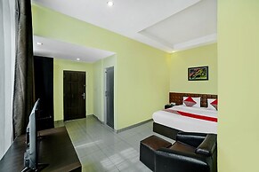 Super OYO 90565 Wesly House