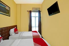 Super OYO 90565 Wesly House