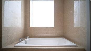 Nice 3Br Connected To Mall At Grand Sungkono Lagoon Apartment