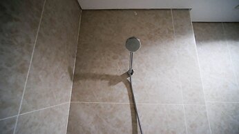 Nice 3Br Connected To Mall At Grand Sungkono Lagoon Apartment