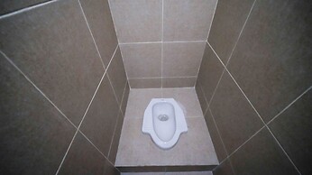 Nice 3Br Connected To Mall At Grand Sungkono Lagoon Apartment