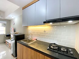 Homey And Cozy Stay Studio Gateway Park Lrt City Bekasi Apartment