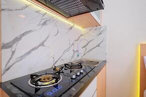 Nice And Comfy Studio At Green Pramuka City Apartment