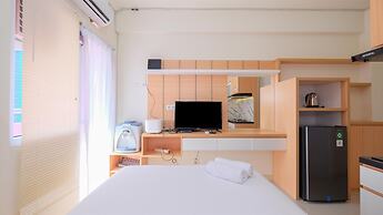 Nice And Comfy Studio At Green Pramuka City Apartment