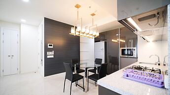 Private Access And Luxurious 2Br Apartment At The Galaxy Residences