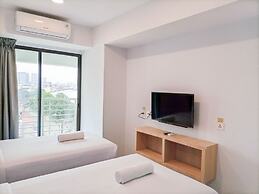 Luxurious Studio At De Prima Apartment