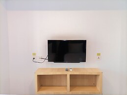 Luxurious Studio At De Prima Apartment