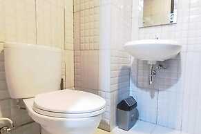 Comfort Studio At De Prima Apartment