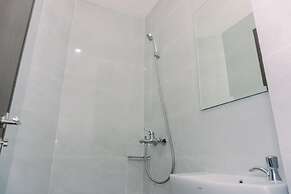 Good Deal And Homey Studio Pacific Garden Apartment